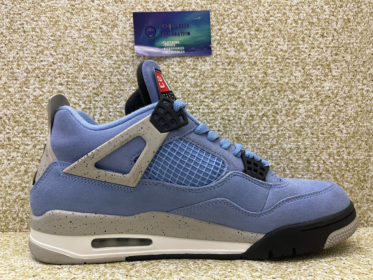 Jordan 4 University Blue 10 Men/11.5 Women “Preowned”