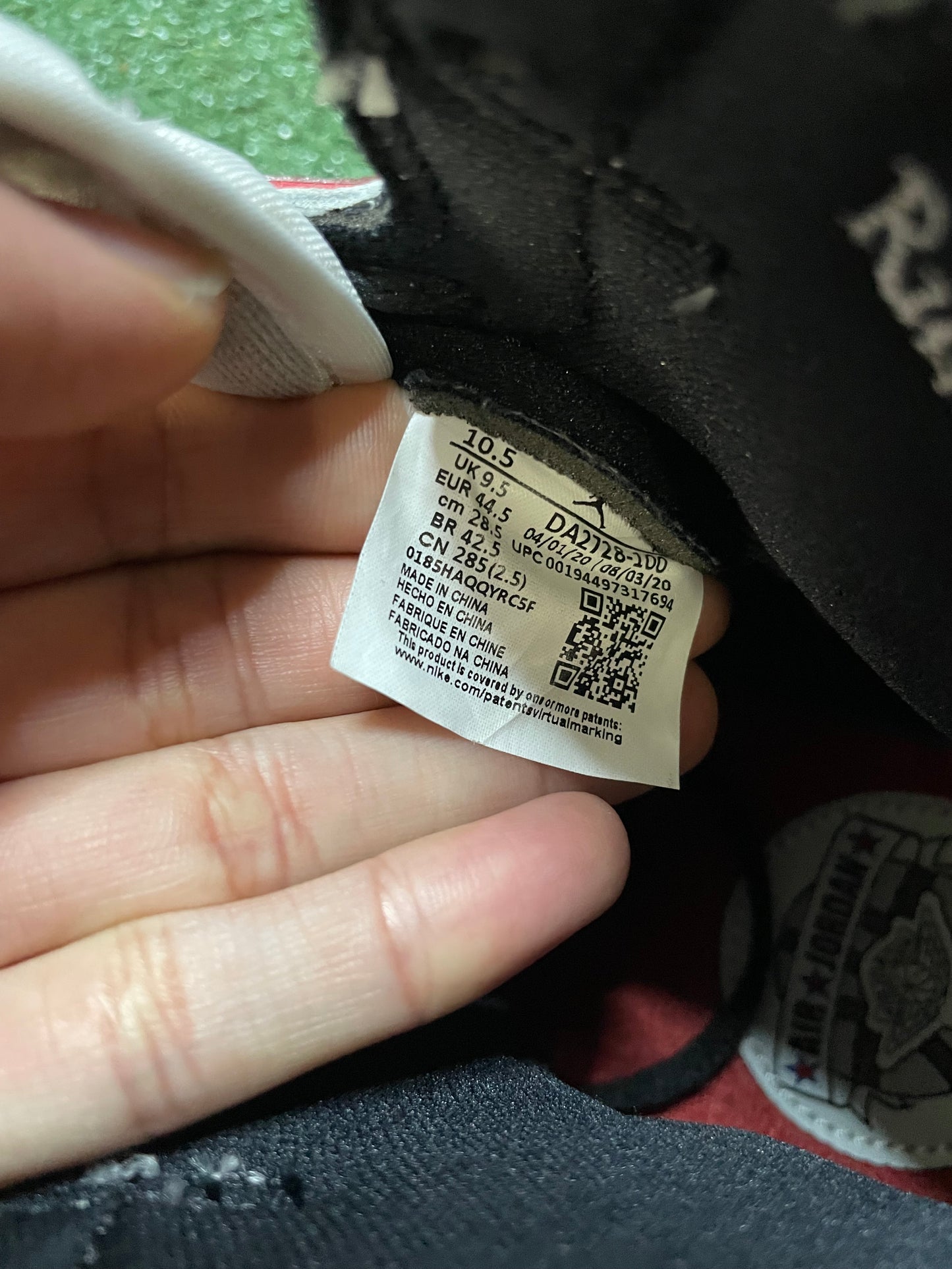 Air Jordan 1 high trophy room size 10.5men/12women