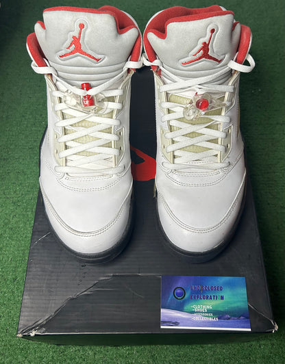 Jordan 5 fire red 2013 size 9men/10.5women