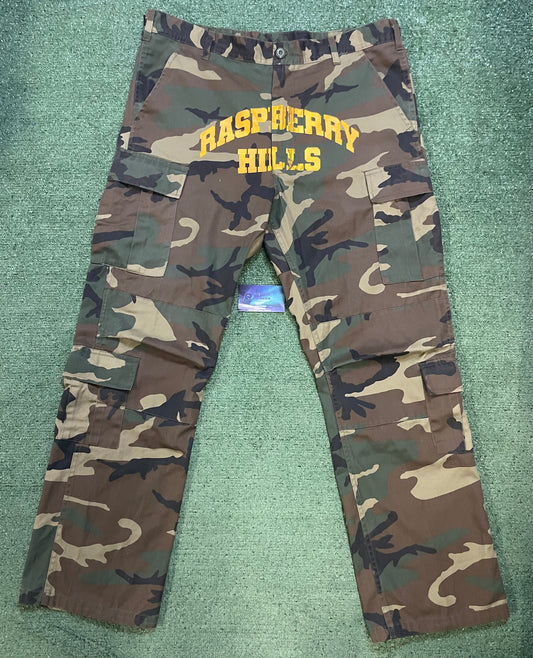 GV Raspberry Hills Camo cargo pants