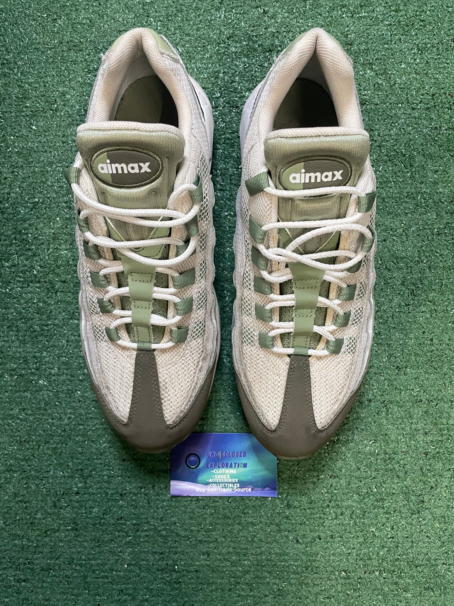 Nike air max 95 white oil green size 11men/12.5women