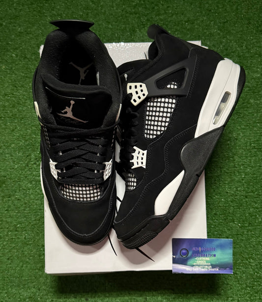 Jordan 4 White Thunder 9 Men/10.5 Women “Preowned”