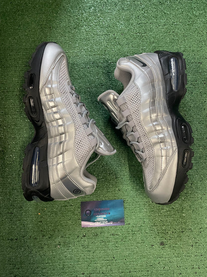 Nike Air Max 95 metallic silver size 10men/11.5women