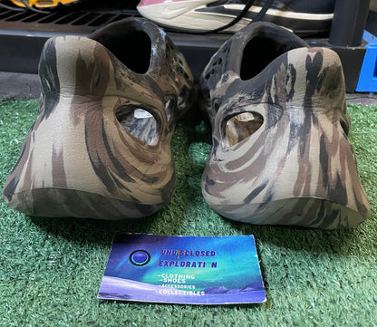 Yeezy foam runner MX cinder size 12men/13.5women