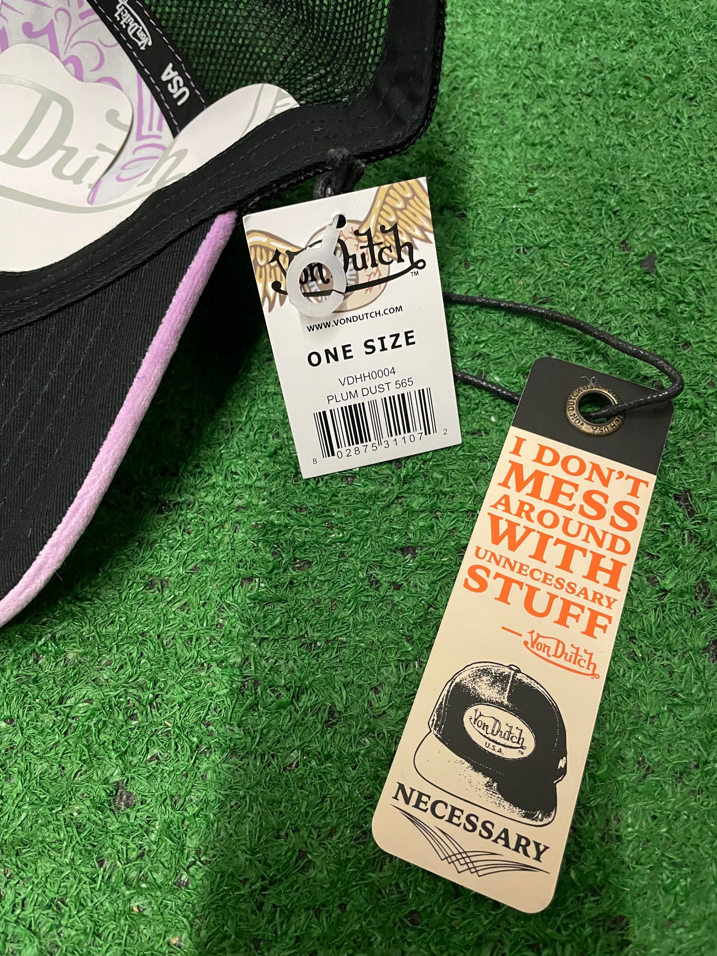 Von Dutch plum velvet staple hat