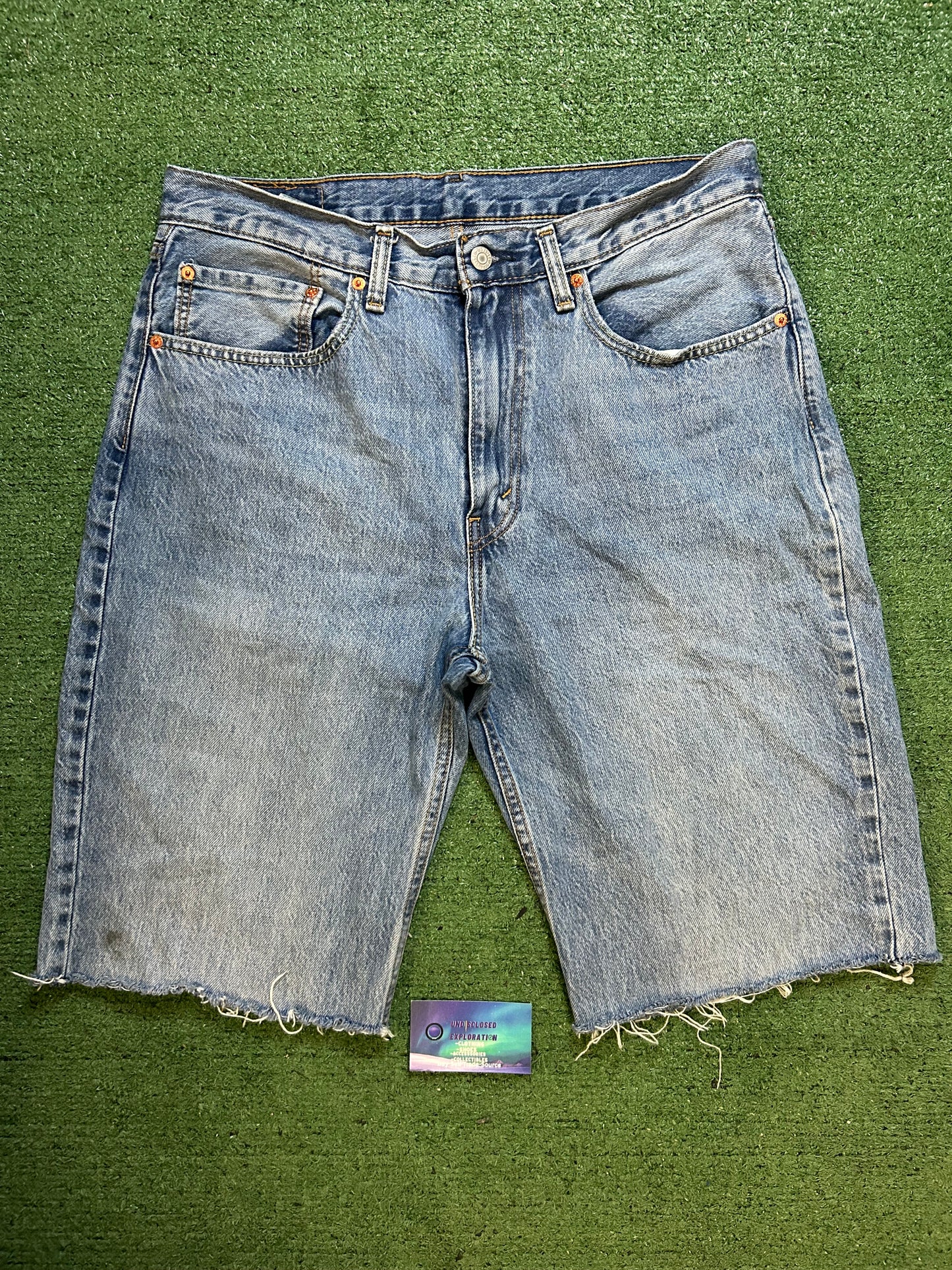 Levi 565 light wash Jean shorts