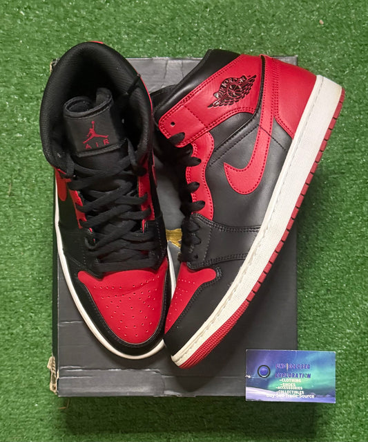 Jordan 1 Mid Banned 10.5 Men/12 Women “Preowned”