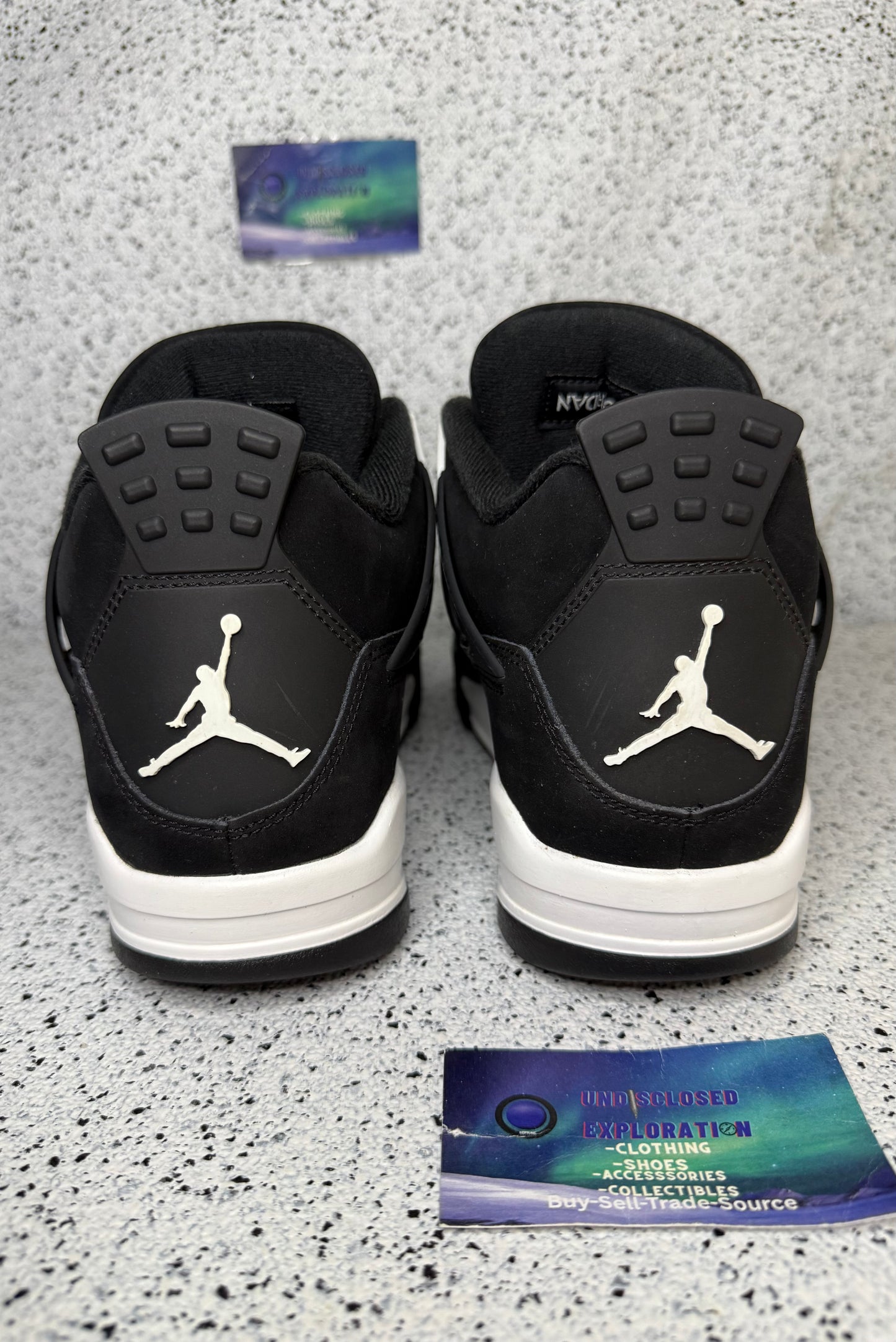 Jordan 4 White Thunder 9 Men/10.5 Women “Preowned”