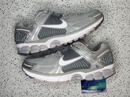 Nike Vomero 5 Wolf Grey 10men/11.5women “Preowned”