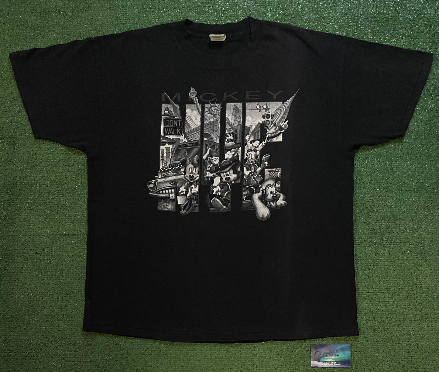 Vintage 1990s Mickey Mouse illustration city tee