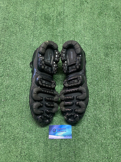 Nike Vapormax Plus Black size 11.5men/13women