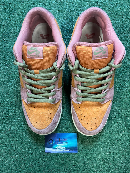 Nike Sb dunk low stardust size 11.5men/13women