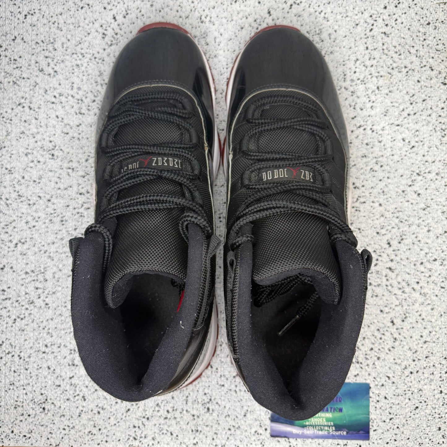 Jordan 11 Bred 11.5 Men “Preowned”