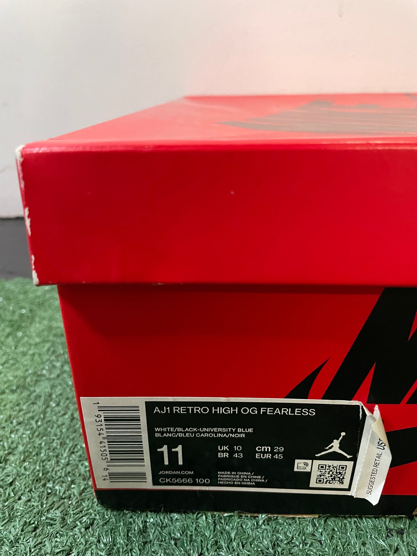 Air Jordan 1 high fearless size 11men/12.5women