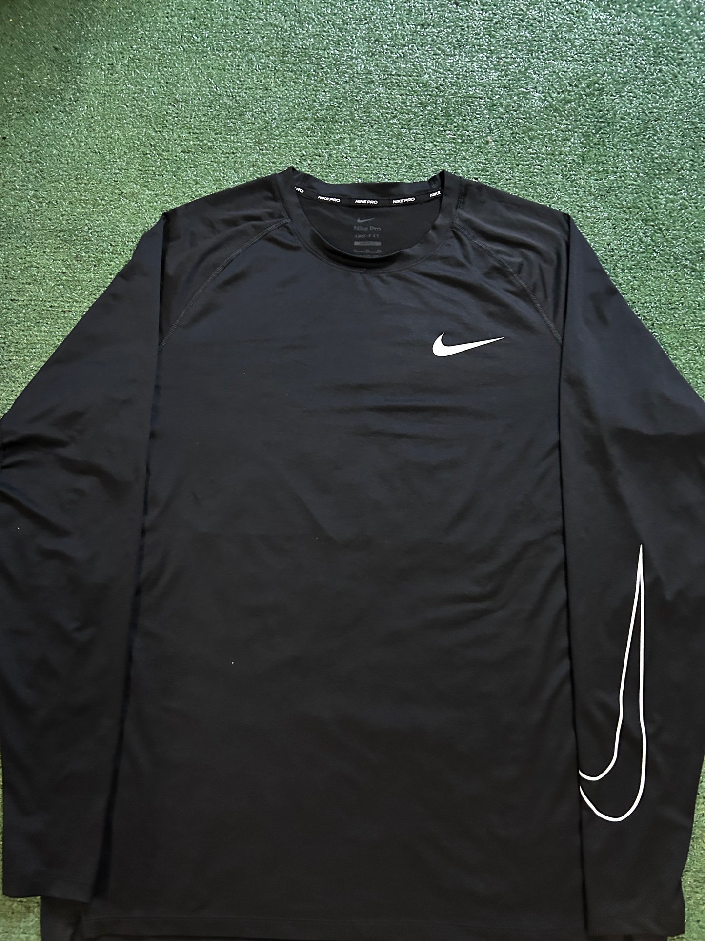 Nike pro Dri fit longsleeve black and white