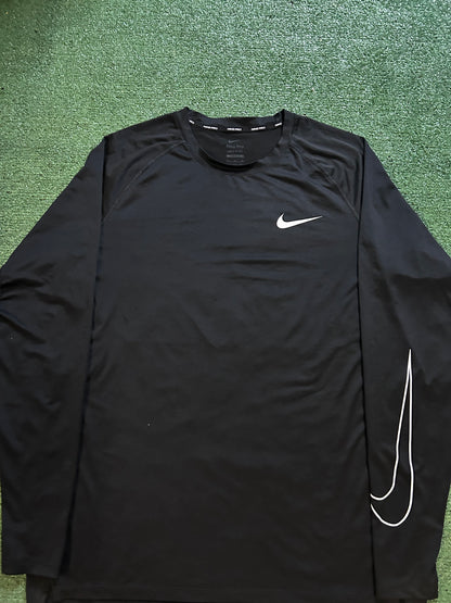 Nike pro Dri fit longsleeve black and white