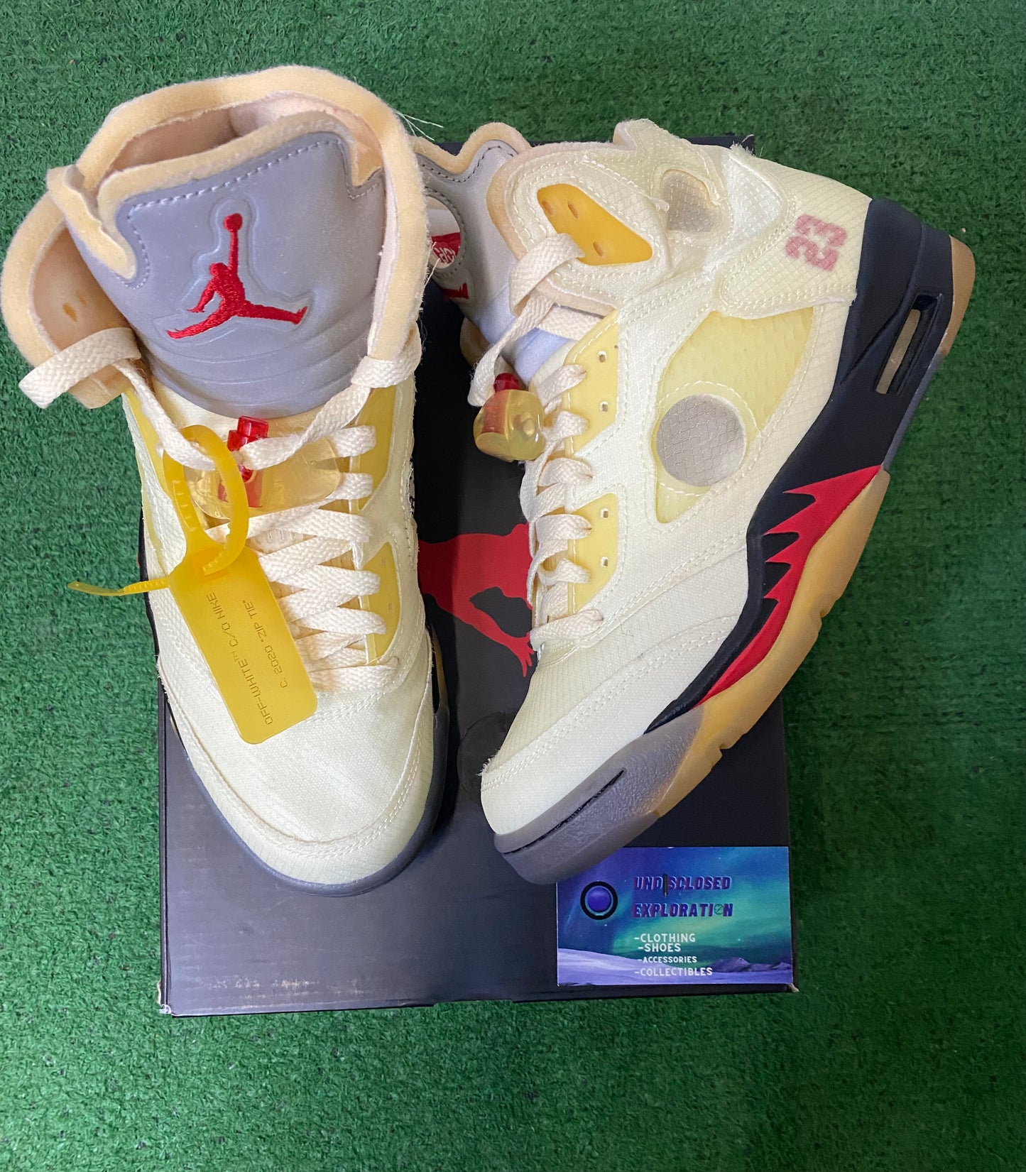 Jordan 5 off white sail size 7men/8.5women