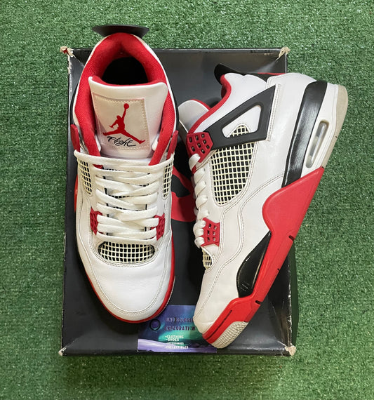Jordan 4 fire red 2020 size 10men/11.5women