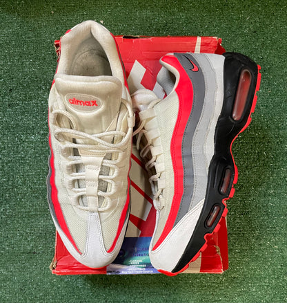 Nike Air Max 95 bright crimson comet size 10men/11.5women