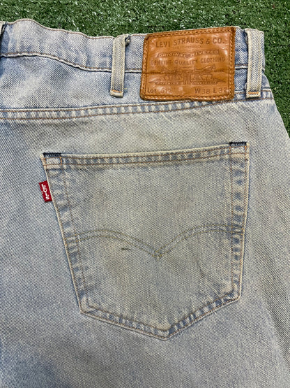 Levi light wash Jean shorts