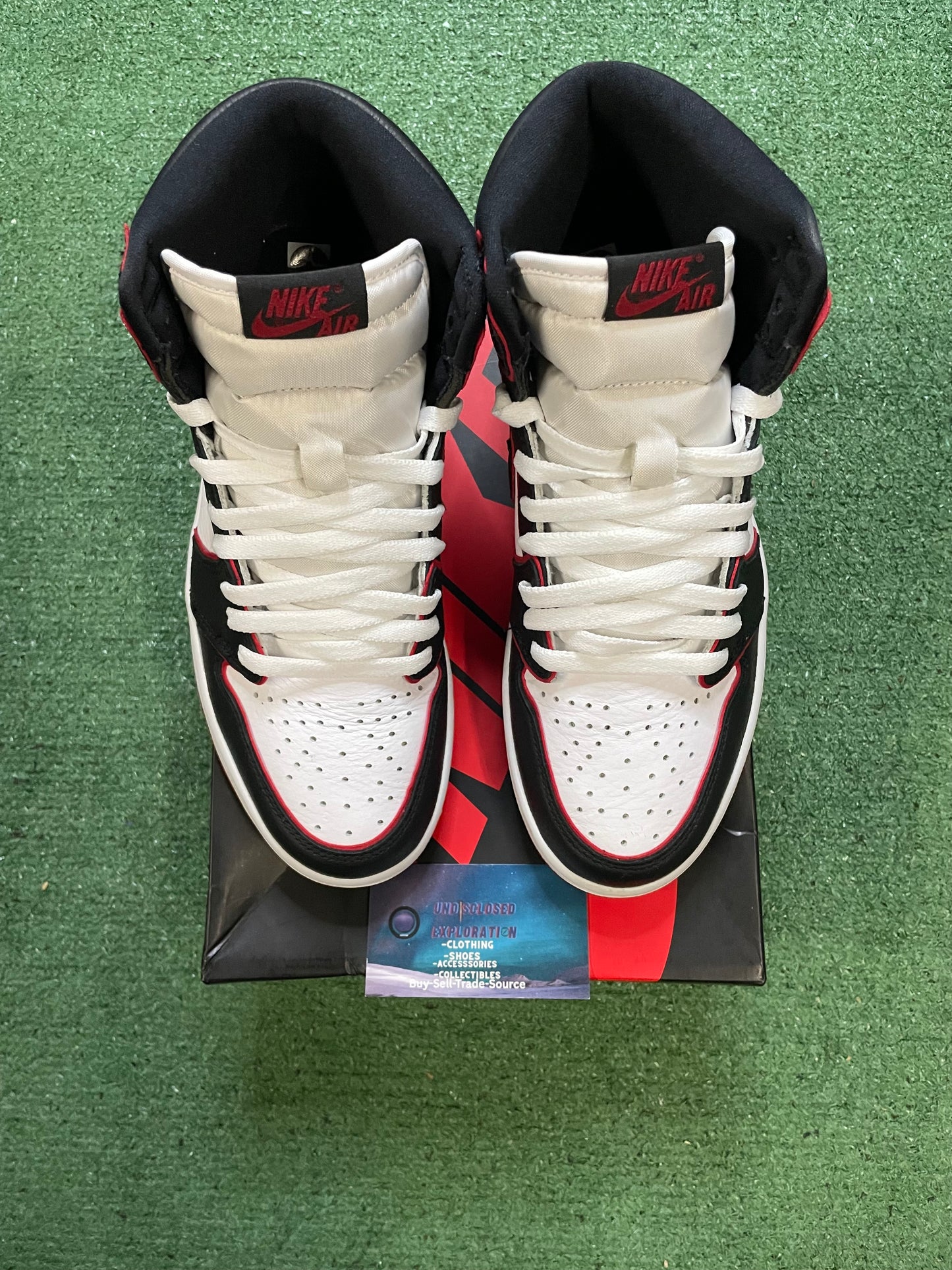 Air Jordan 1 high bloodline size 8men/9.5women