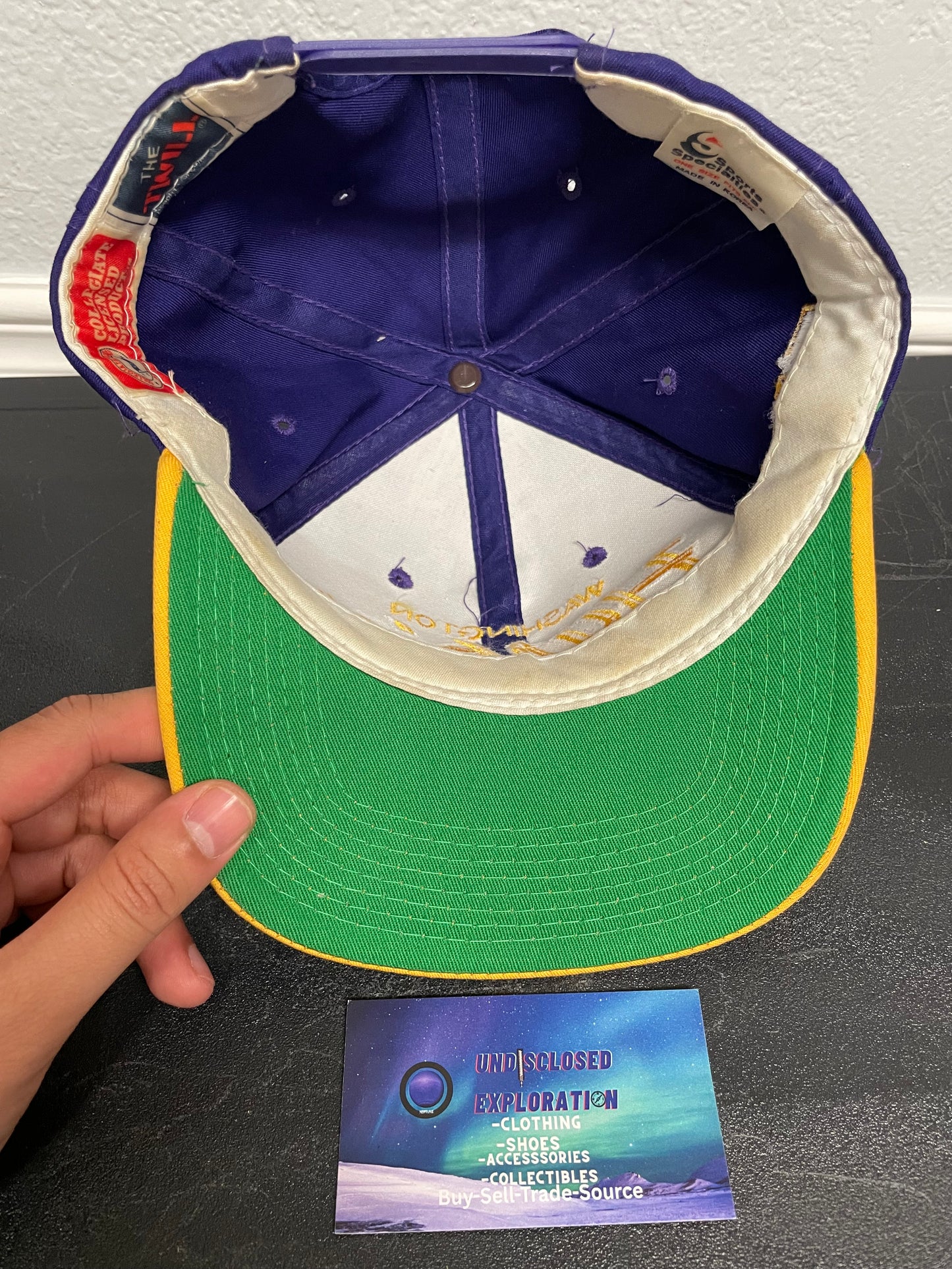 Vintage 1990s UW university of Washington Huskies sports specialties script hat