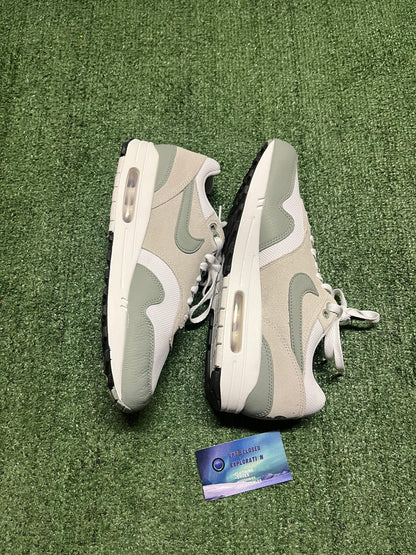 Nike air max 1 mica green