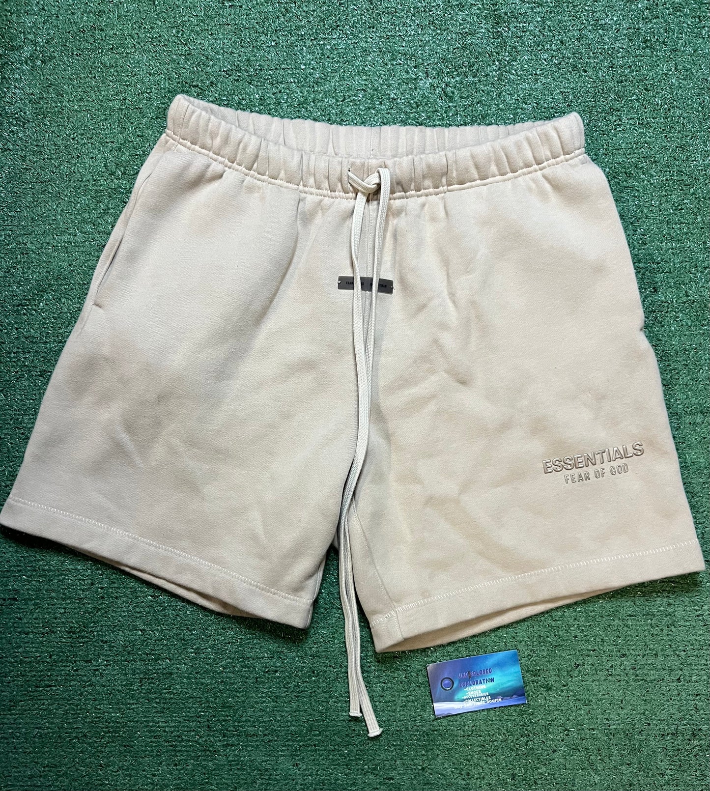 Fear of god essentials beige shorts