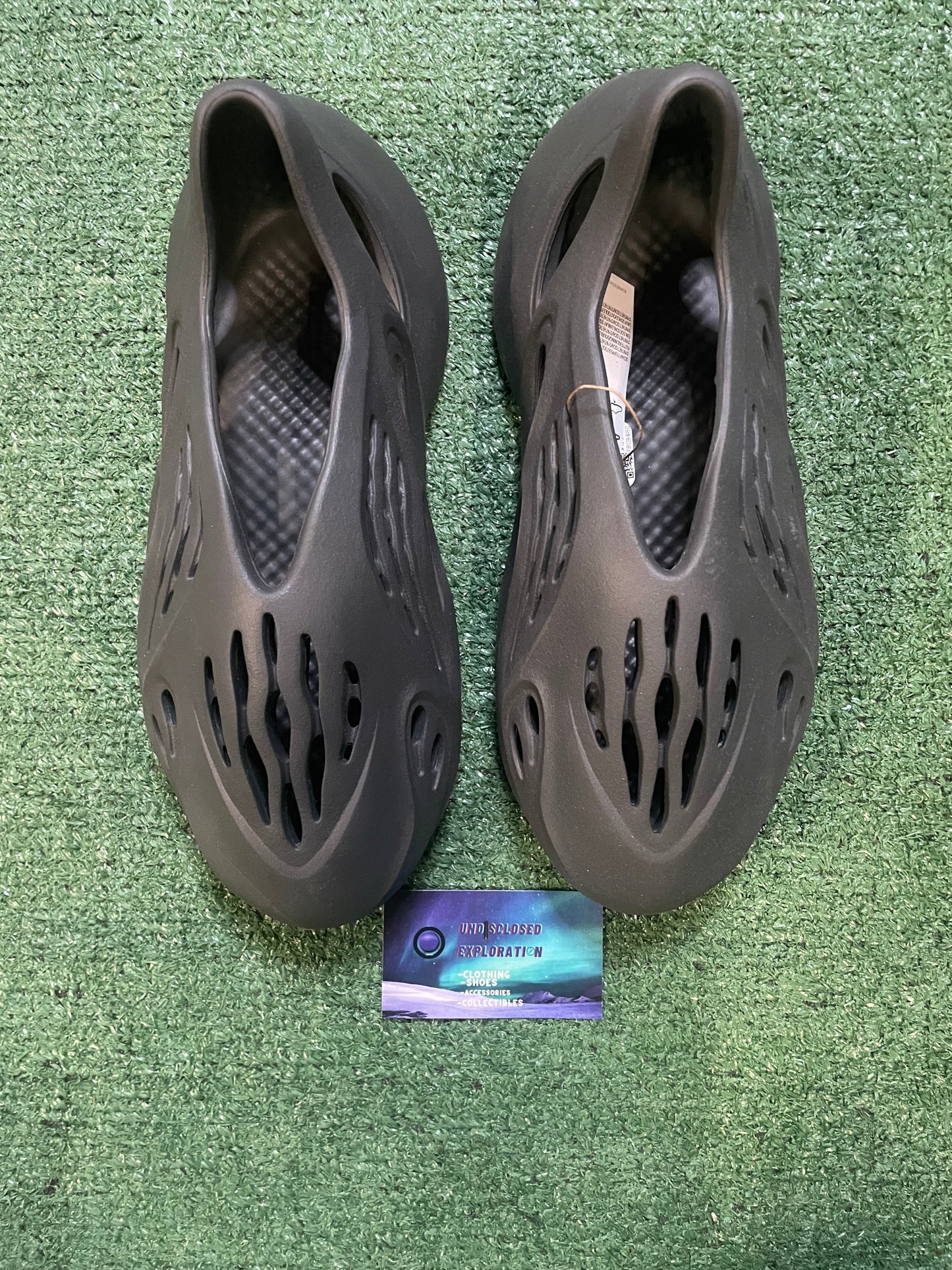 Adidas Yeezy foam RNR carbon