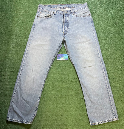 Vintage Levi’s 501 light wash jeans