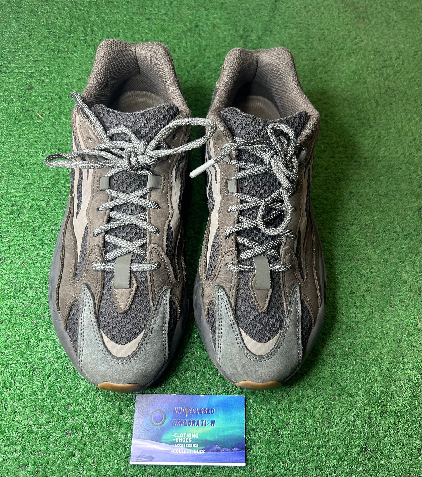 Yeezy 700 V2 Geode size 10.5men/12women