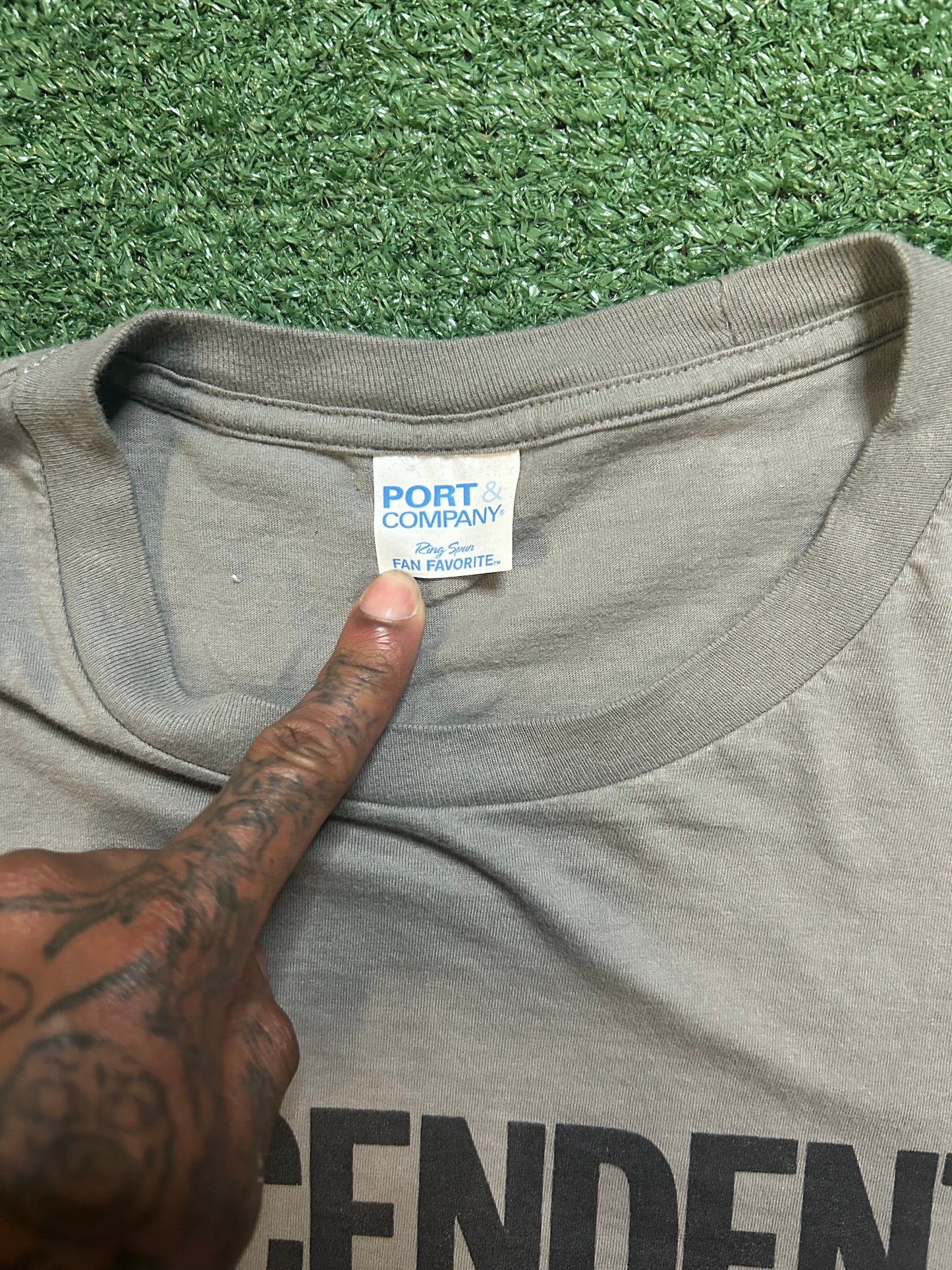 Descendents grey band tee
