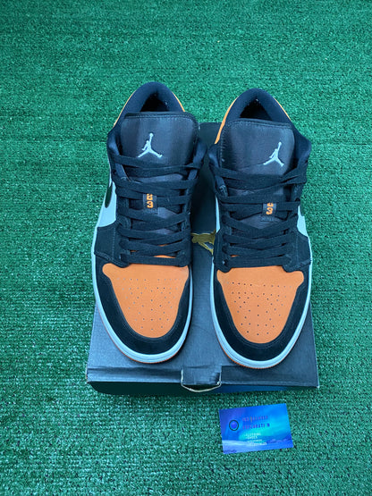 Jordan 1 low shattered backboard size 11.5men/13women