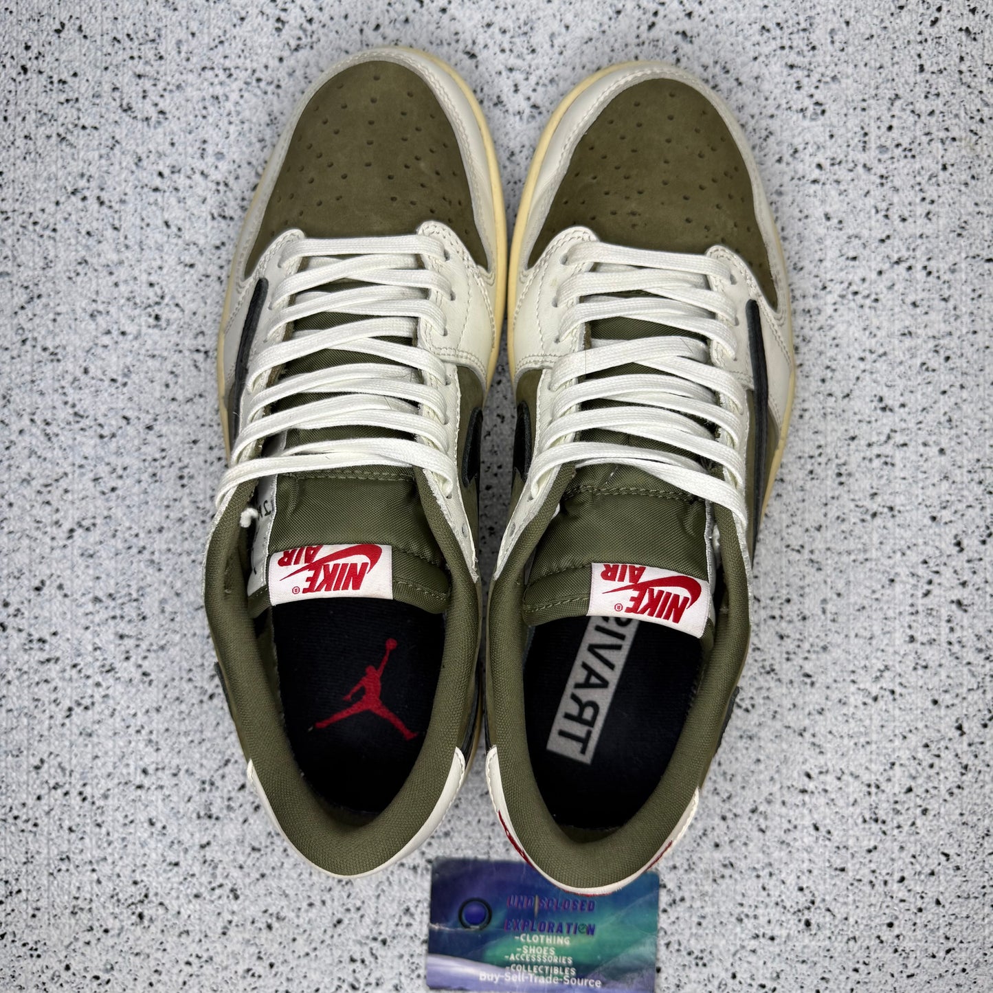 Jordan 1 Low Medium Olive 9 Men “Preowned”