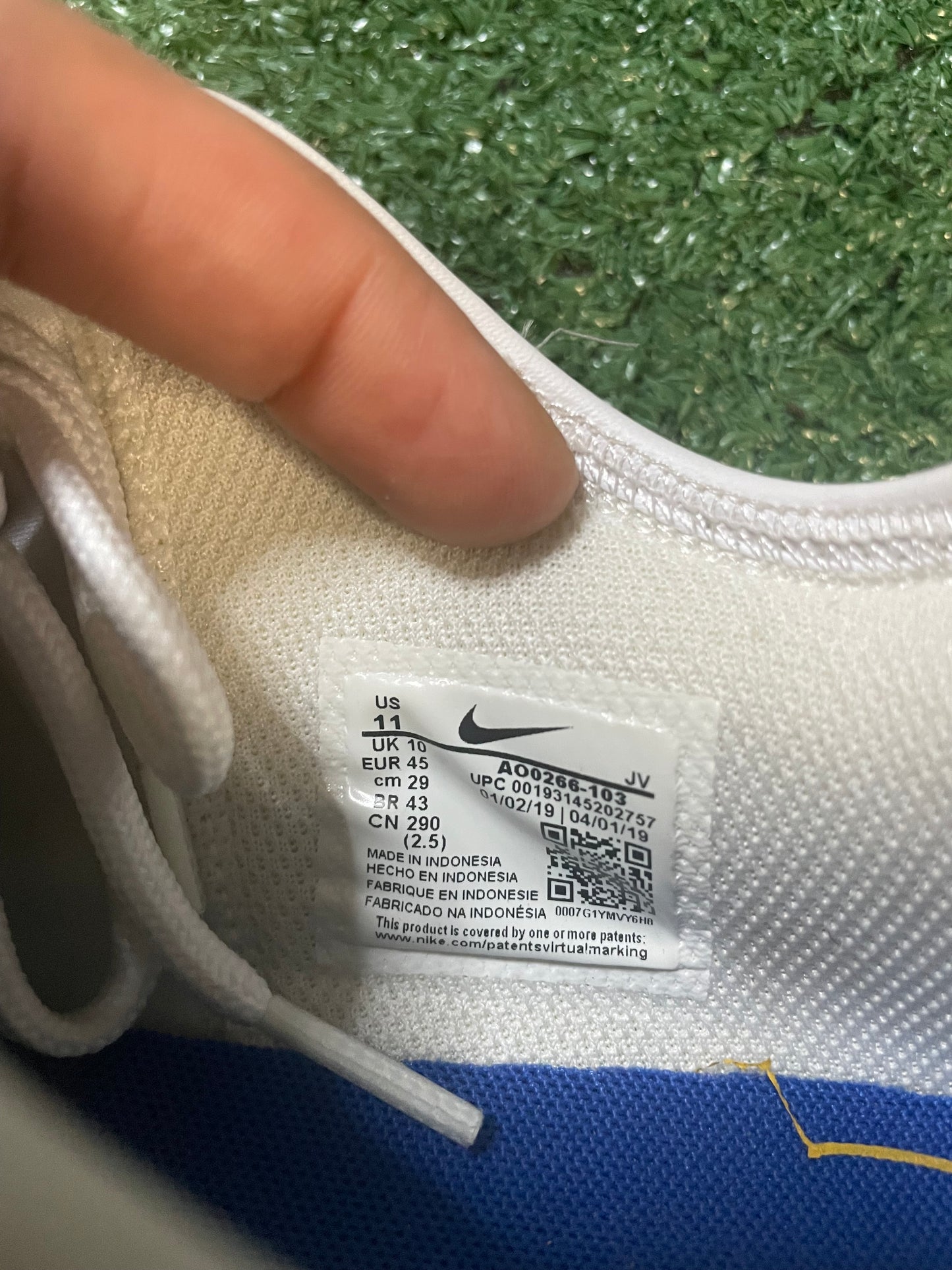 Nike air max motion 2 white game royal size 11men/12.5women