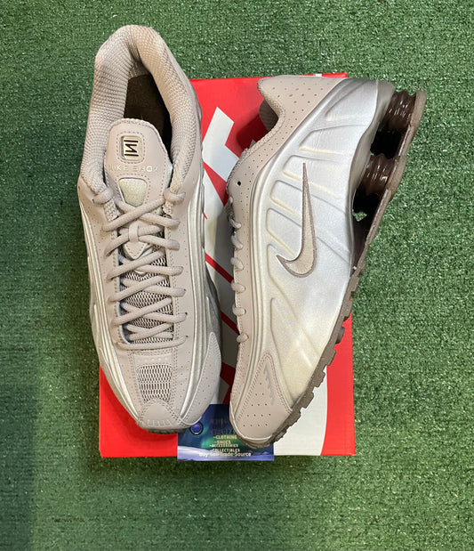 Nike Shox R4 Cavestone