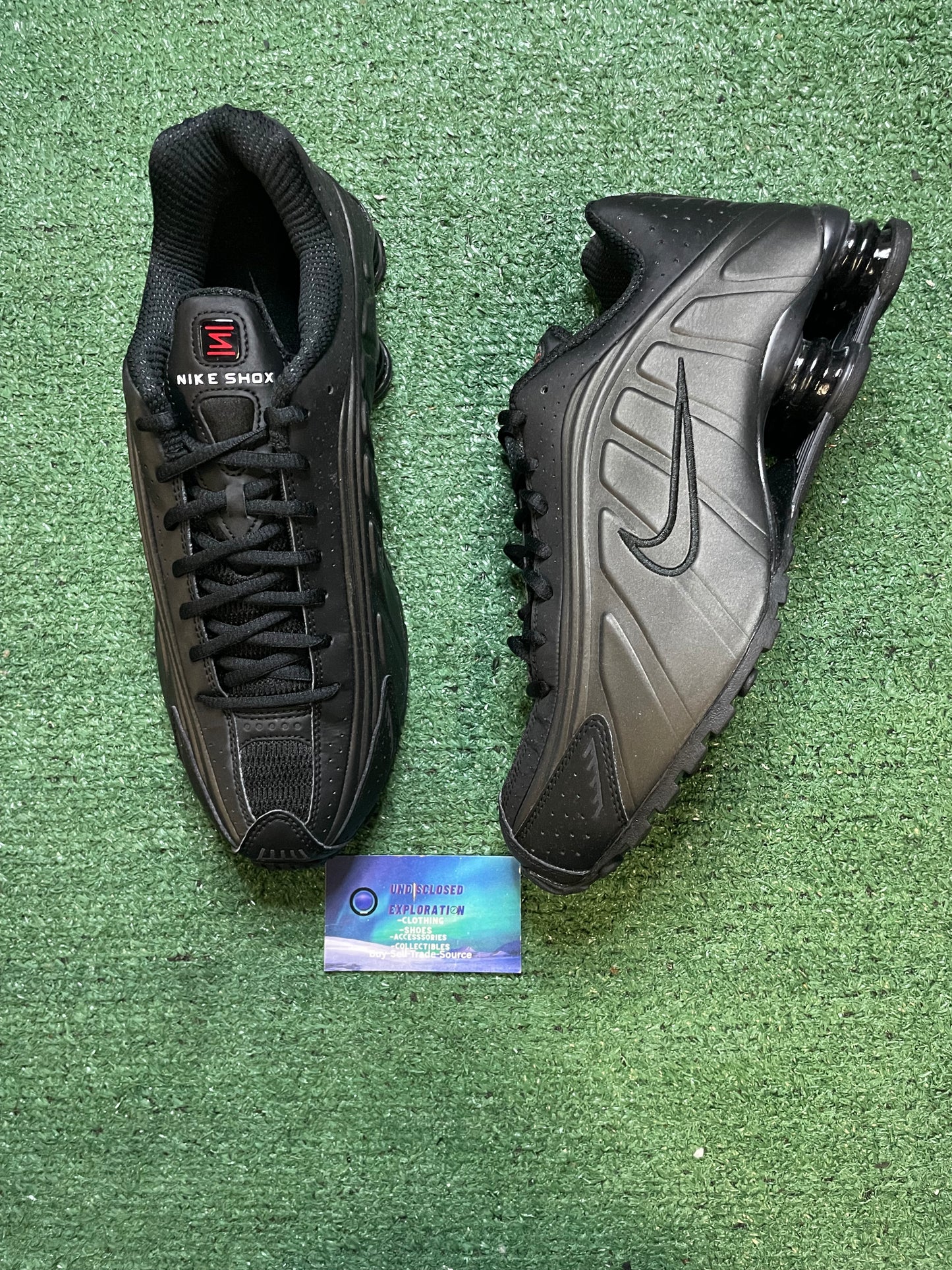 Nike Shox R4 triple black