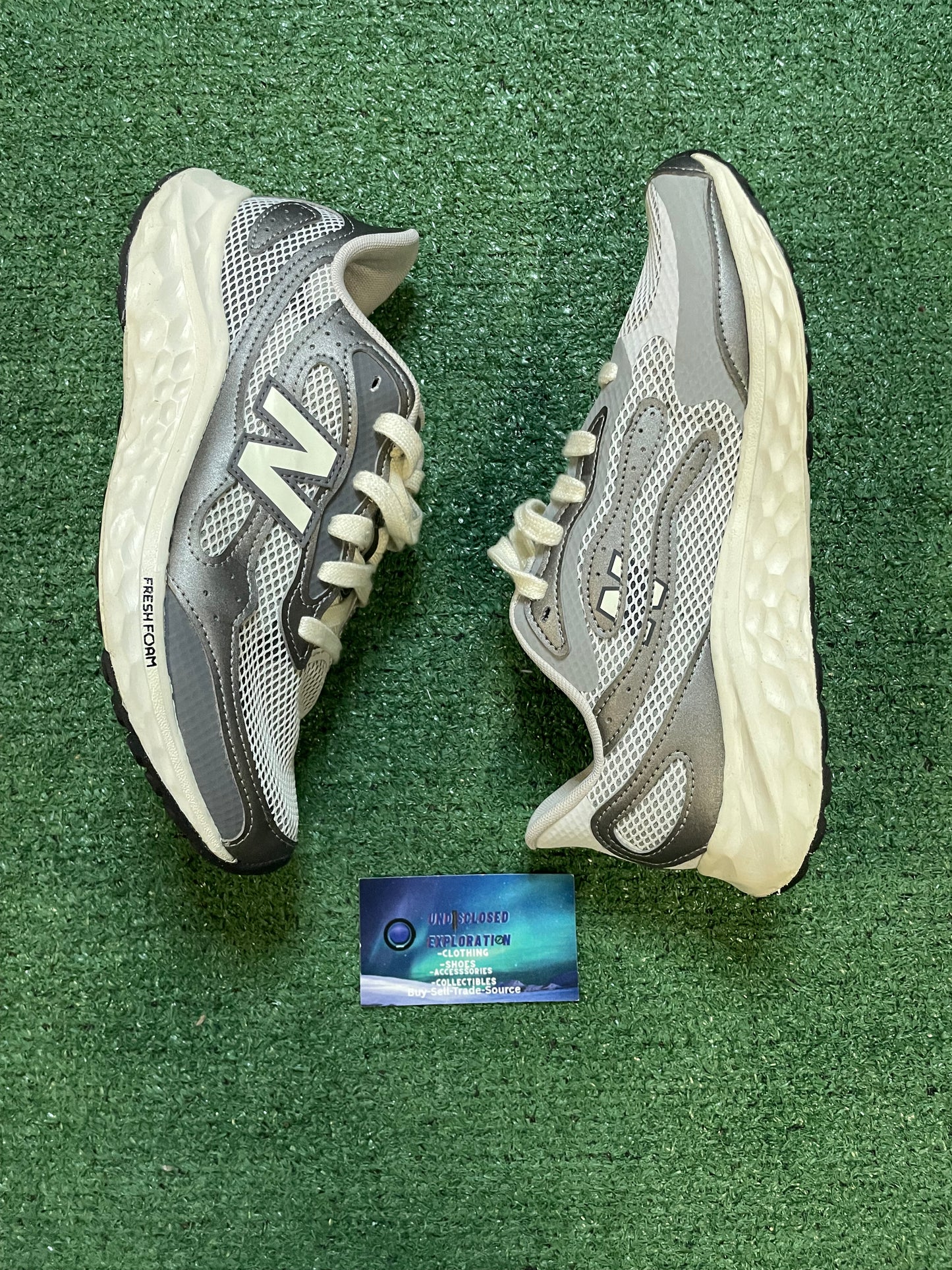 New Balance Arishi V4 size 7.5men/9women