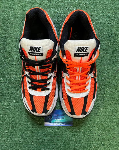 Nike Vomero 5 total orange size 10.5men/12women