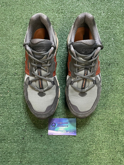 Karhu super fulcrum sage/sierra size 10.5men/12women