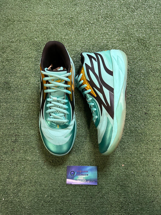 Puma lamelo ball MB.02 honeycomb size 9.5men/11women