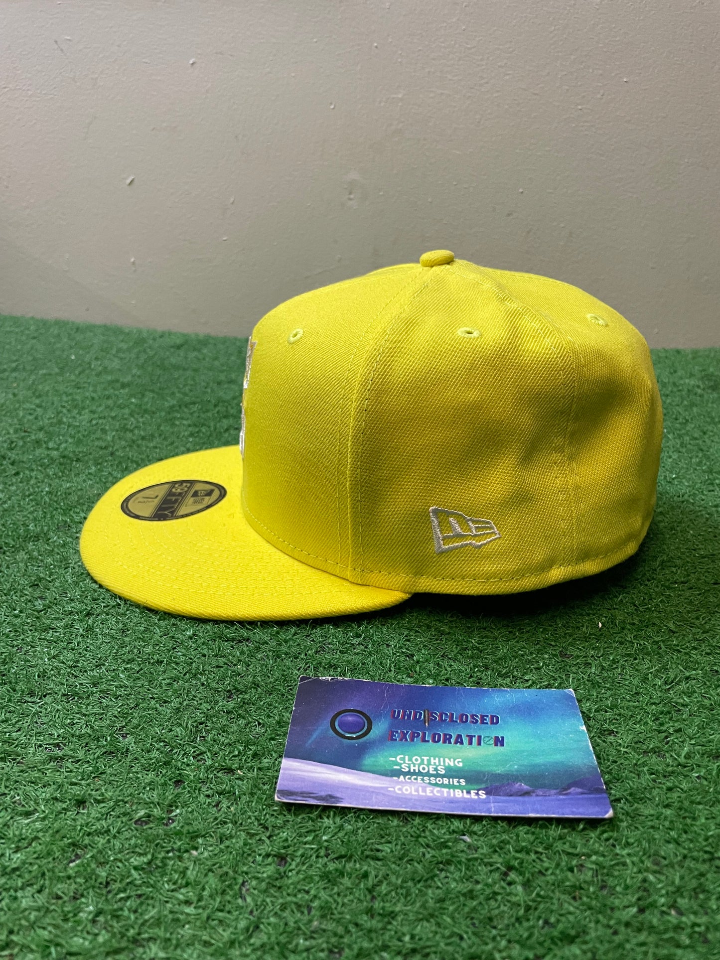Seattle Mariners yellow fitted hat