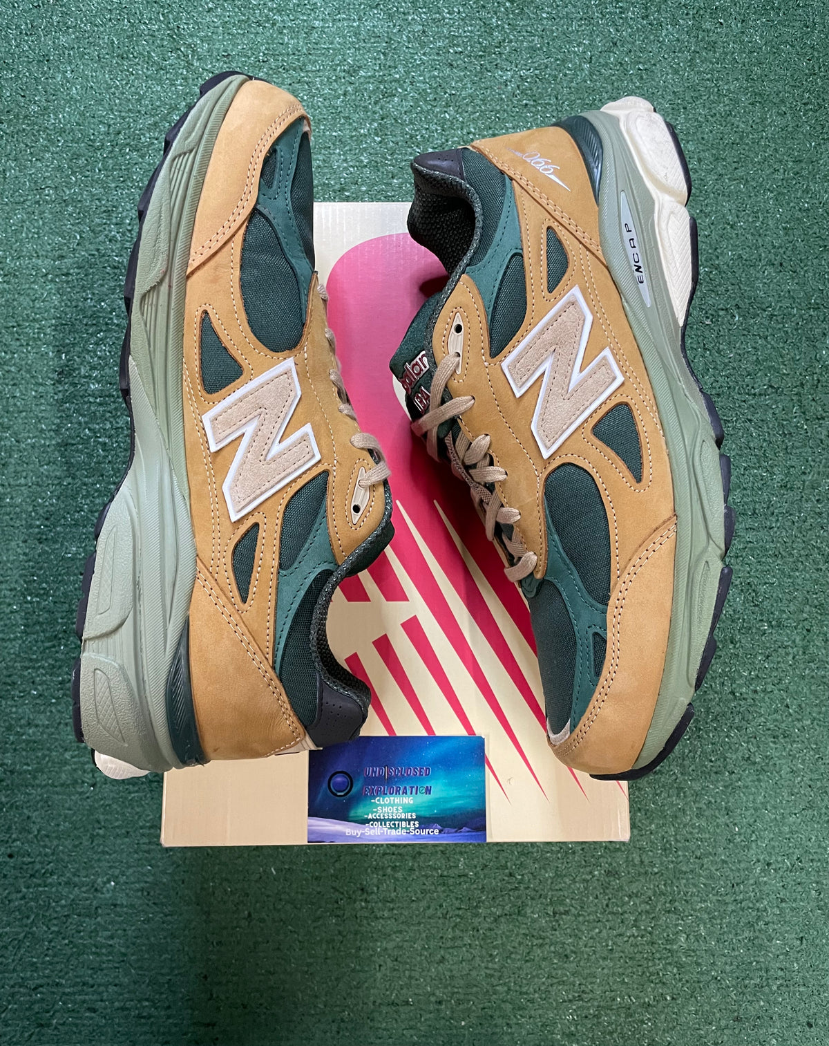 New Balance 990v3 Teddy Santis green & tan size 12men/13.5women