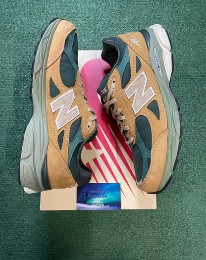 New Balance 990v3 Teddy Santis green & tan size 12men/13.5women