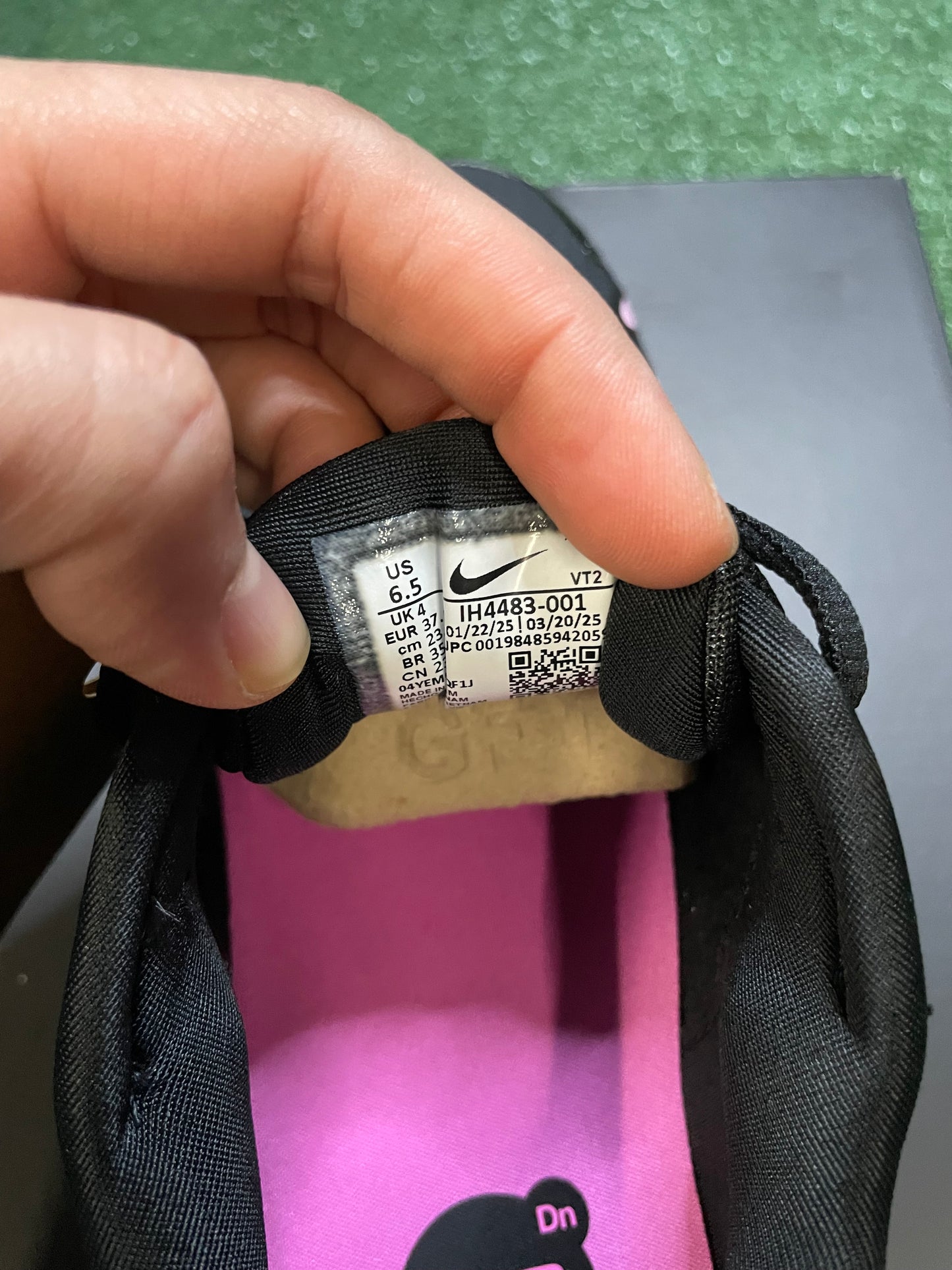 Nike Air Max Dn8 black pink foam