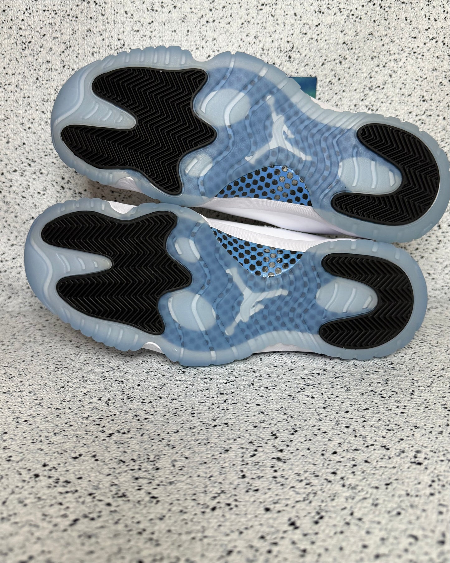 Jordan 11 Legend Blue