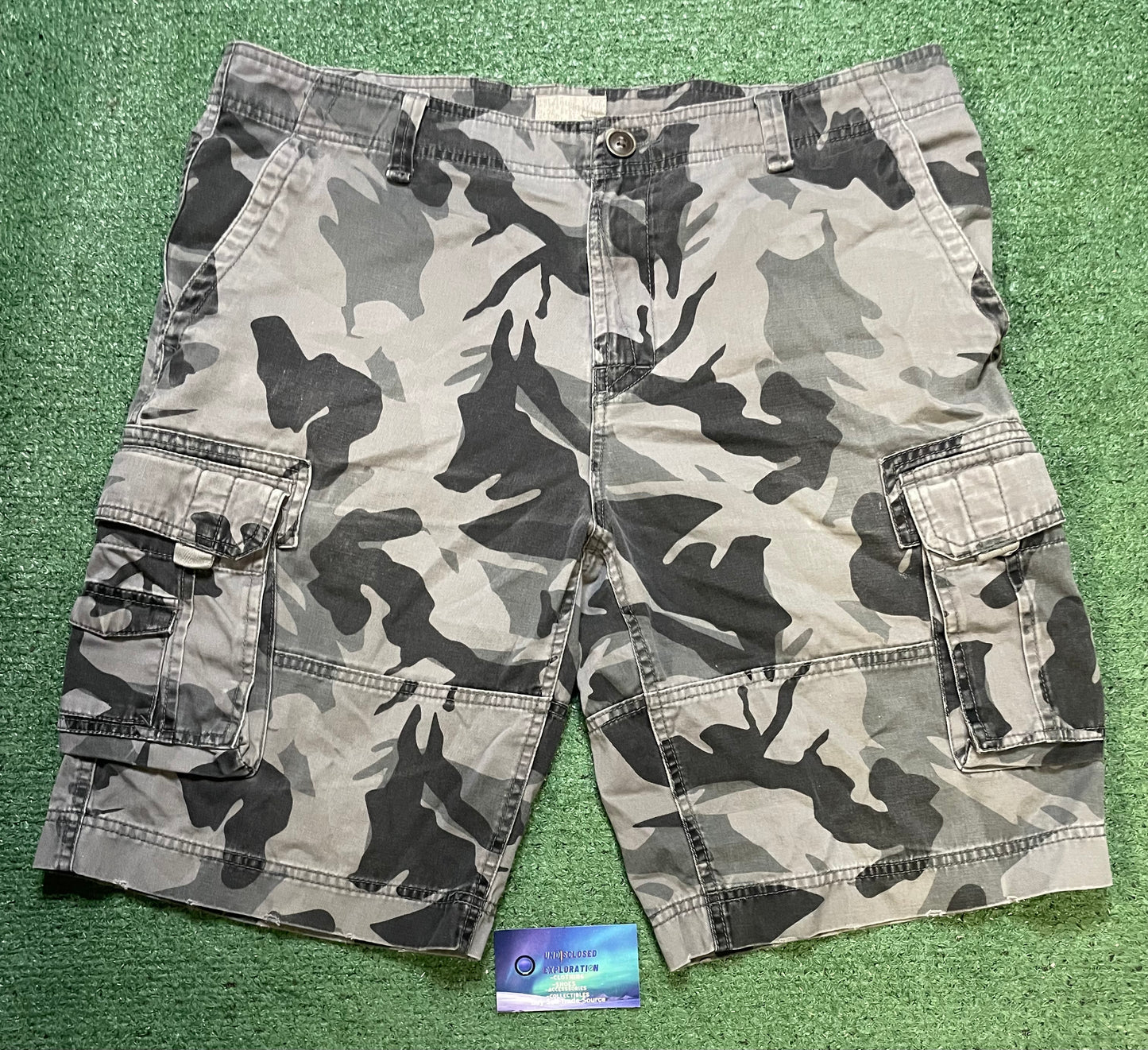Vintage public opinion grey & black camo shorts