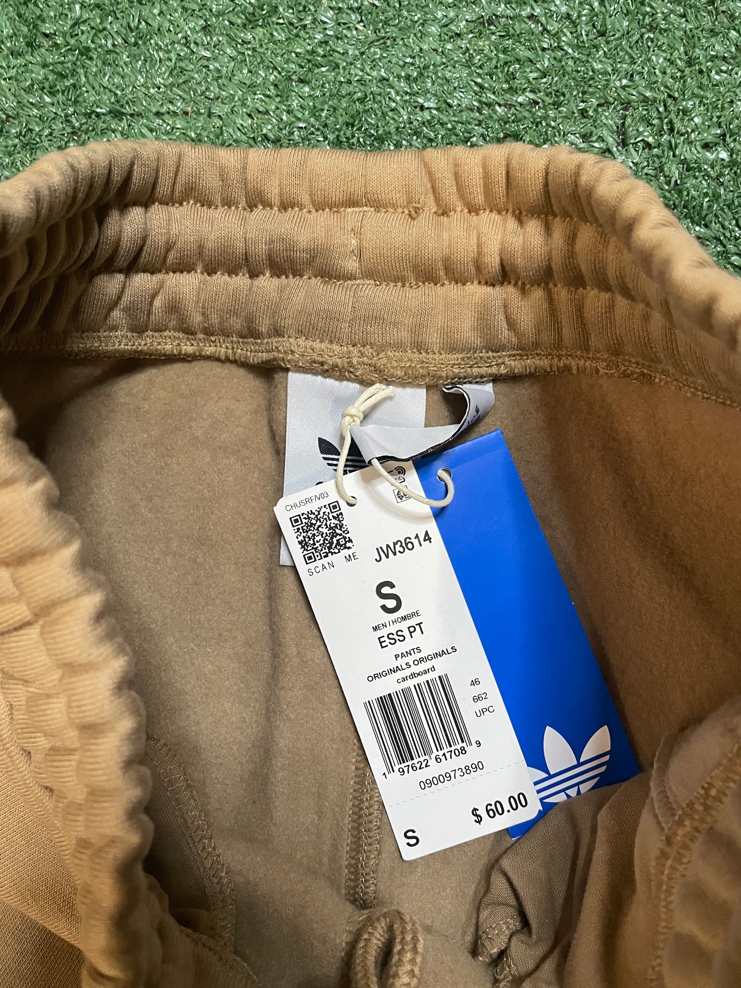Adidas trefoil beige sweatsuit