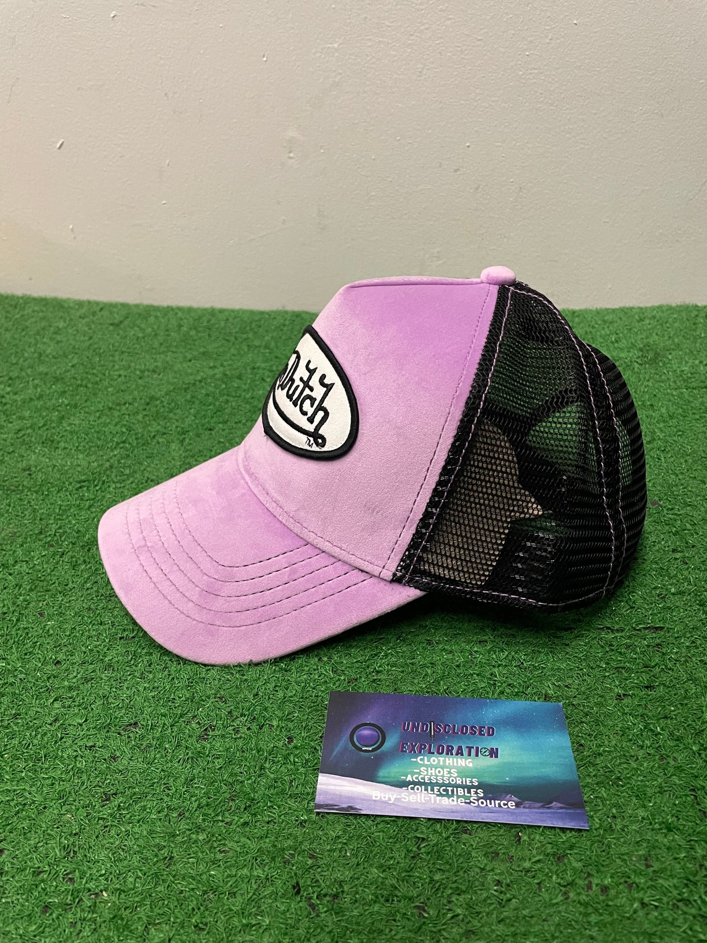 Von Dutch plum velvet staple hat