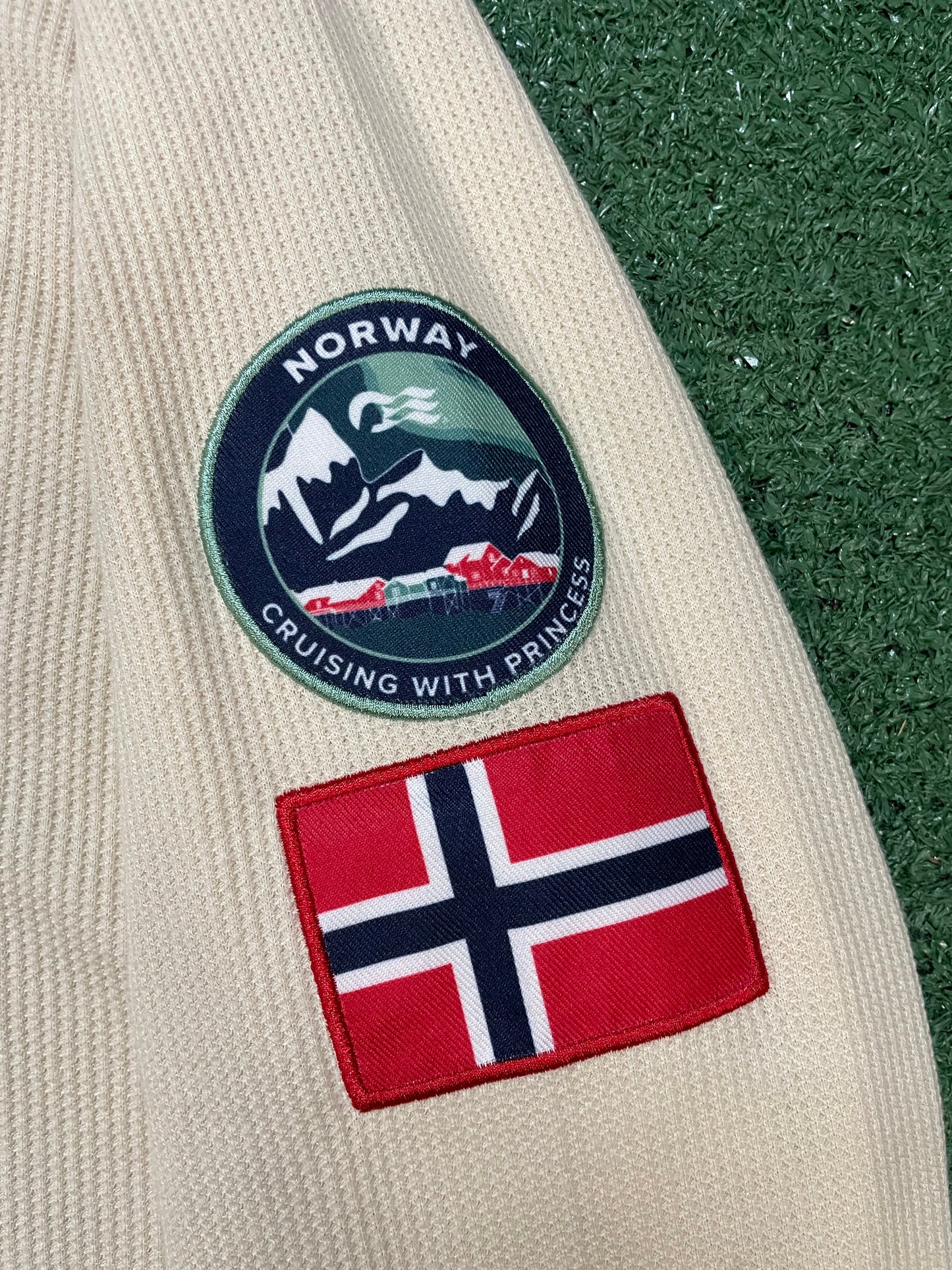 Cream Norway longsleeve